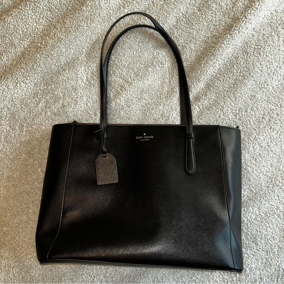 kate spade Handbags - Kate Spade Black Tote Classic Leather Design